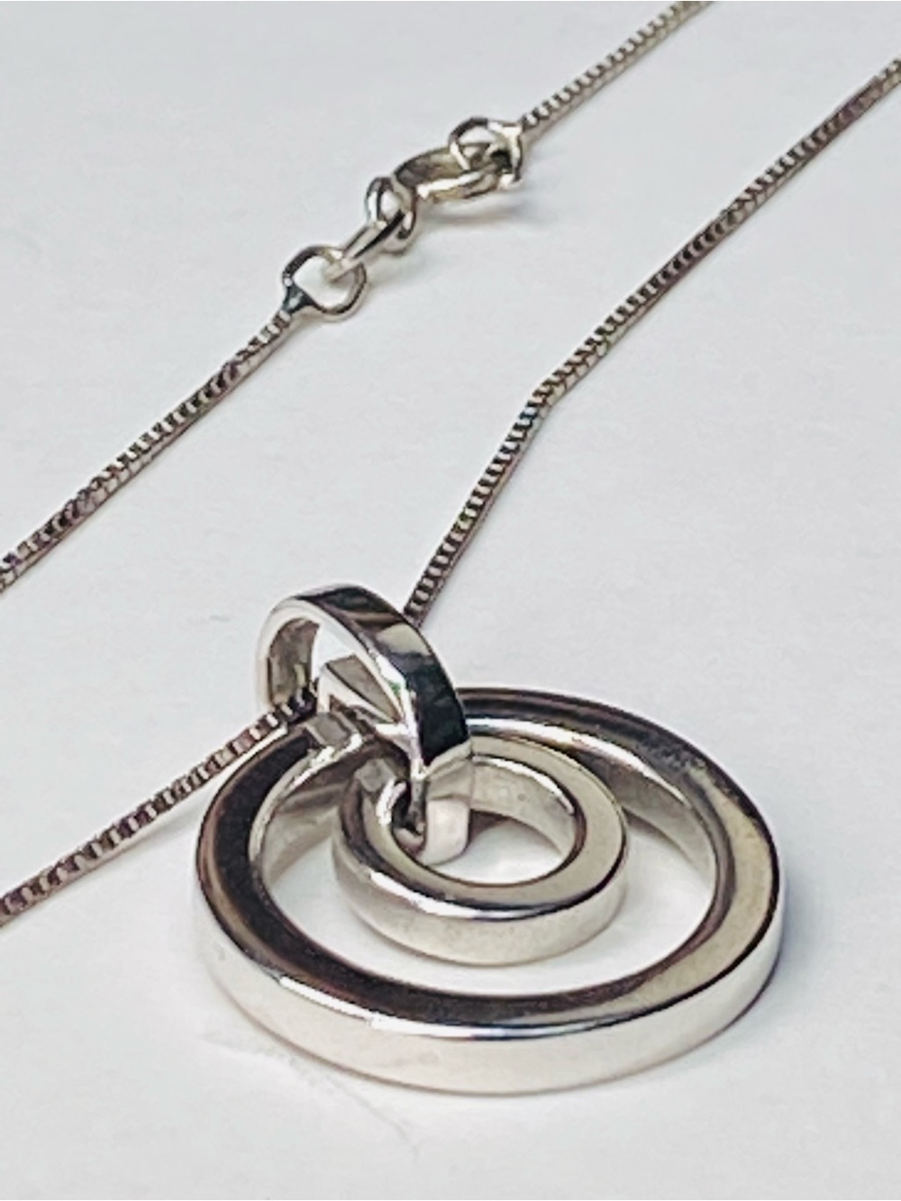 Sterling Silver Thai Circle Pendant on 18” Box Link Chain Necklace 7 Grams
